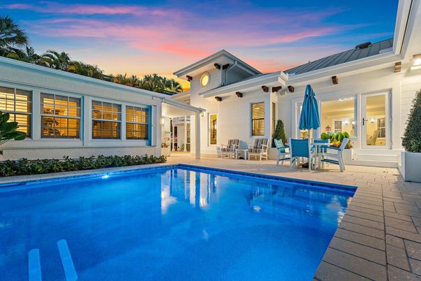 Exterior, Pool