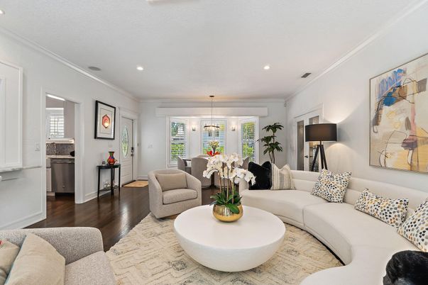 Dining room, Interior, Living room, Pendant Lights, Recessed Lighting, Wood Texture Flooring