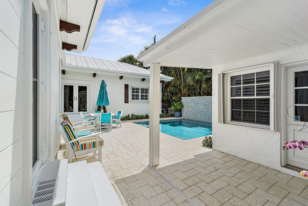 Exterior, Pool