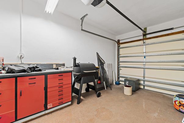 Garage, Interior