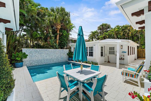 Exterior, Pool