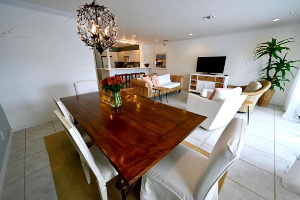 Dining room, Interior, Living room, Recessed Lighting