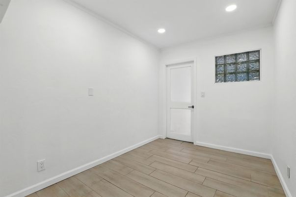 Empty room, Interior, Recessed Lighting, Wood Texture Flooring