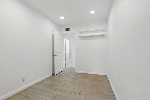 Empty room, Interior, Recessed Lighting, Wood Texture Flooring