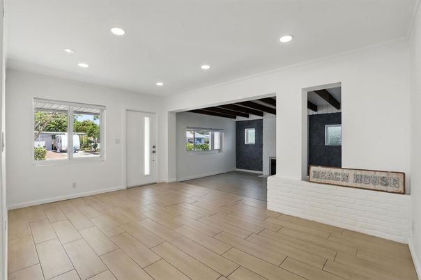 Empty room, Interior, Recessed Lighting, Wooden Beams, Wood Texture Flooring
