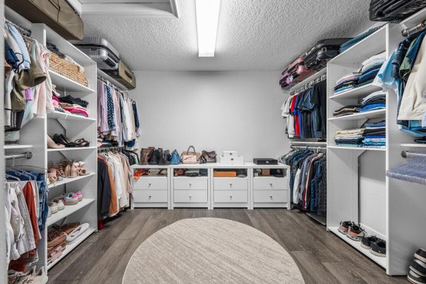 Interior, Walk-in Closets, Wood Texture Flooring