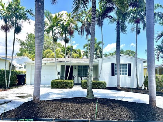 Attached, Exterior, Facade, Ranch