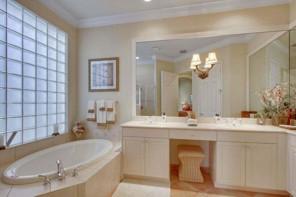 Bathroom, Dual Sink Vanities, Interior, Recessed Lighting