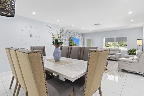 Dining room, Interior, Living room, Recessed Lighting
