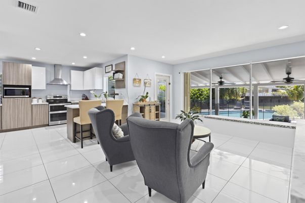 Dining room, Interior, Kitchen, Recessed Lighting, Stainless Steel Appliances