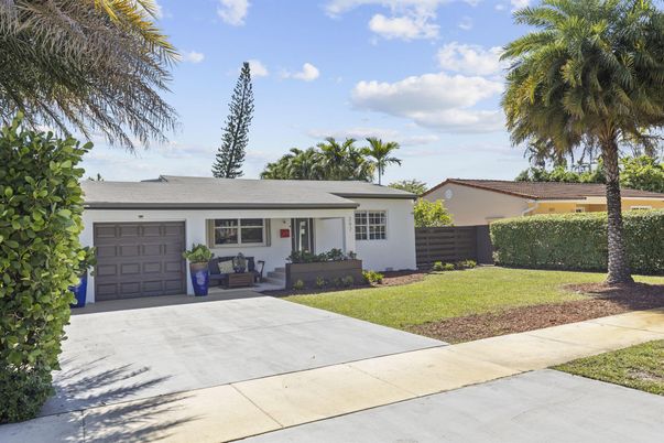 Attached, Backyard, Exterior, Facade, Ranch
