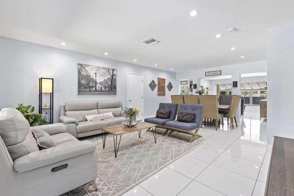 Dining room, Interior, Living room, Recessed Lighting
