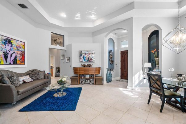 Dining room, Interior, Living room, Pendant Lights, Recessed Lighting