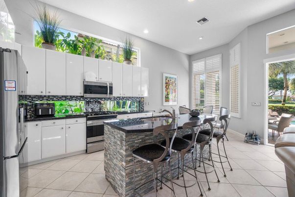 Dining room, Interior, Kitchen, Recessed Lighting, Stainless Steel Appliances