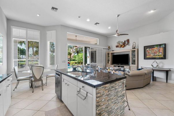 Dining room, Interior, Kitchen, Living room, Recessed Lighting