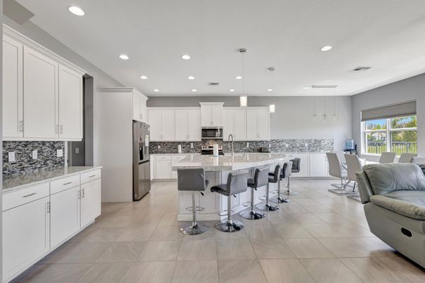 Dining room, Interior, Kitchen, Pendant Lights, Recessed Lighting, Stainless Steel Appliances