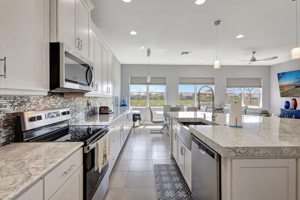 Dining room, Interior, Kitchen, Pendant Lights, Recessed Lighting, Stainless Steel Appliances