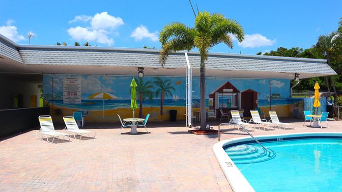 Exterior, Pool