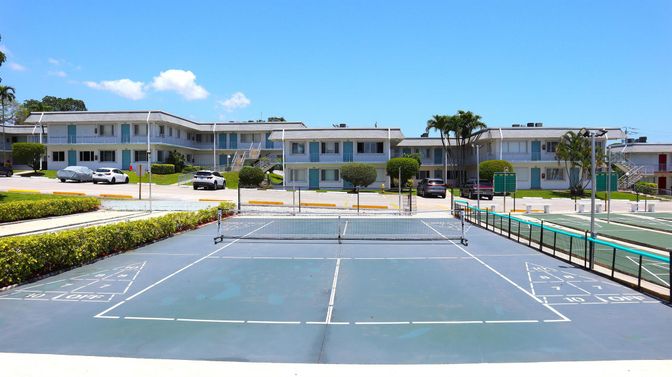 Exterior, Tennis Courts