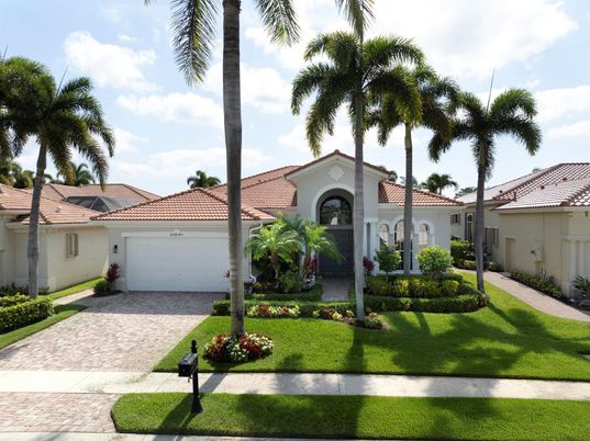Attached, Exterior, Facade, Spanish Mediterranean
