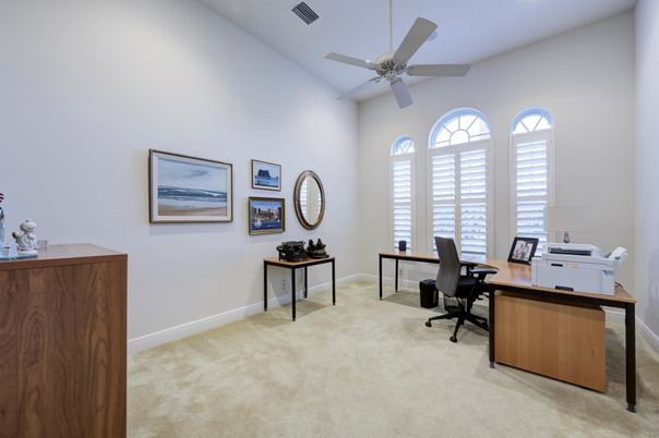 Home Office, Interior