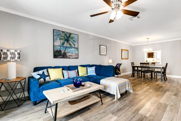 Chandelier, Dining room, Interior, Living room, Pendant Lights, Wood Texture Flooring