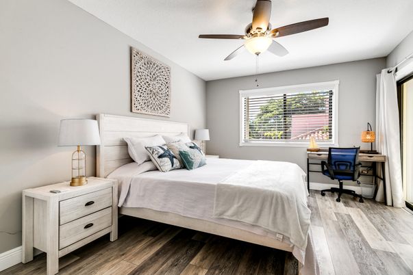 Bedroom, Home Office, Interior, Wood Texture Flooring