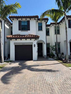 Attached, Exterior, Facade, Spanish Mediterranean