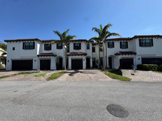 Attached, Exterior, Facade, Spanish Mediterranean
