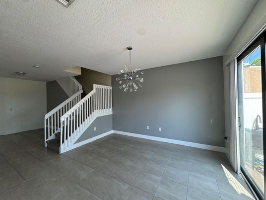 Empty room, Interior, Pendant Lights
