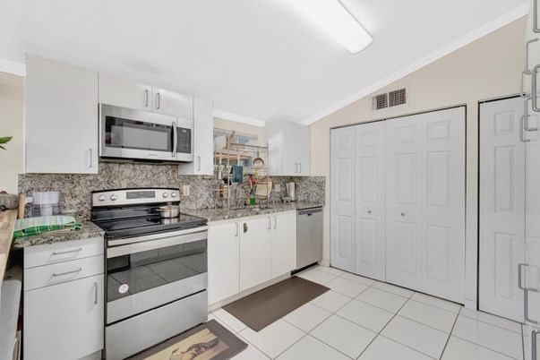 Interior, Kitchen, Stainless Steel Appliances