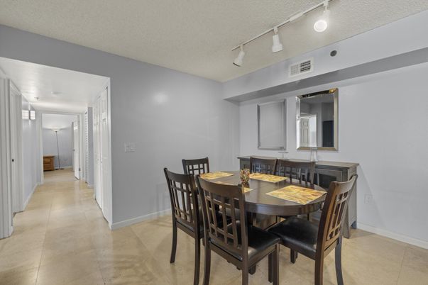 Dining room, Interior