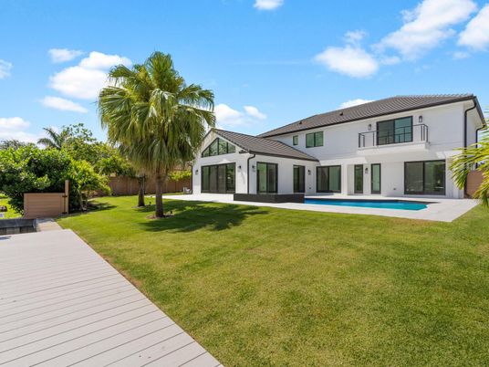Backyard, Exterior, Pool