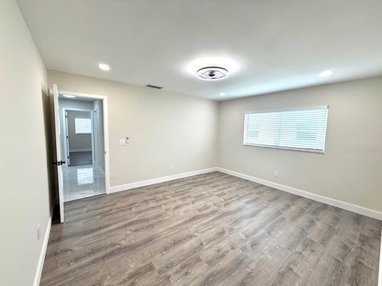 Empty room, Interior, Recessed Lighting, Wood Texture Flooring