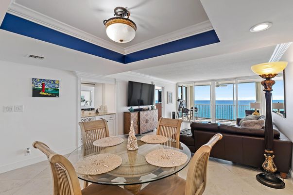 Dining room, Interior, Living room, Recessed Lighting, Water