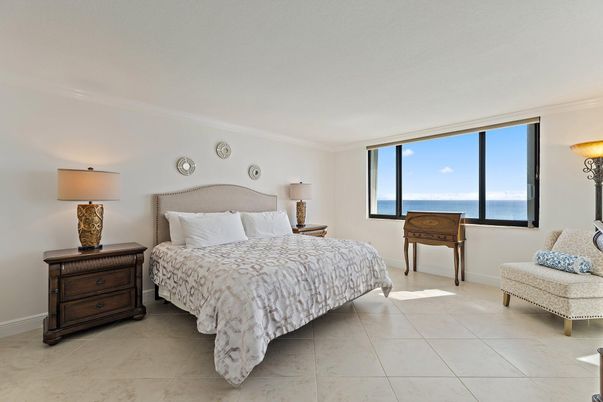 Bedroom, Interior, Water
