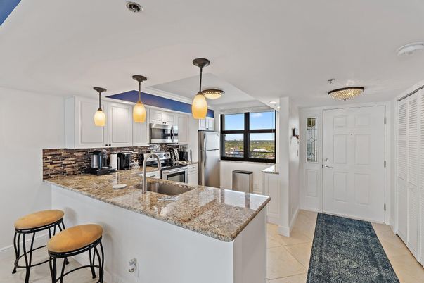 Interior, Kitchen, Pendant Lights, Stainless Steel Appliances