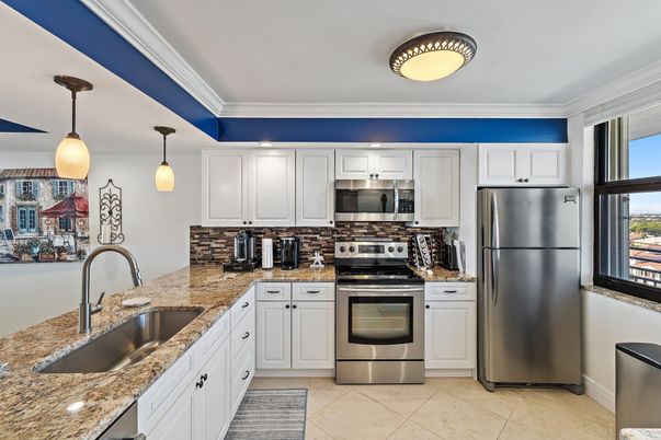 Interior, Kitchen, Pendant Lights, Stainless Steel Appliances