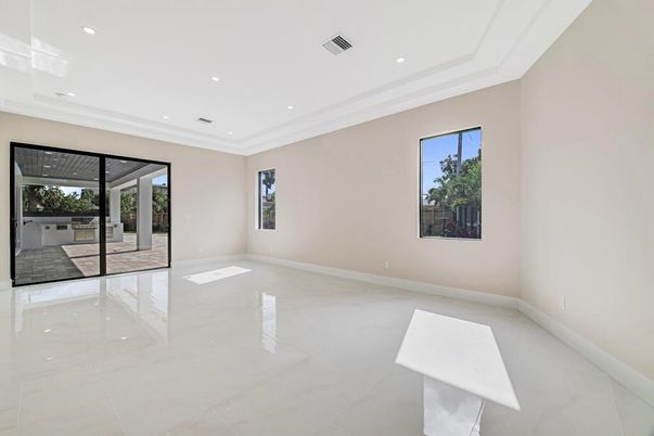 Empty room, Interior, Recessed Lighting