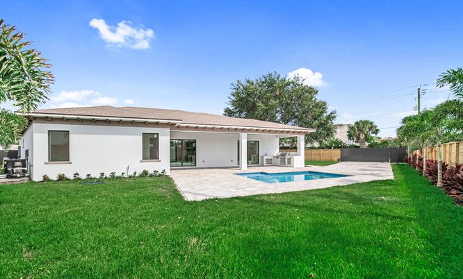 Backyard, Exterior, Pool