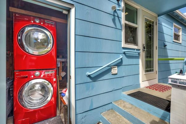 Exterior, Utility Closets, Washer