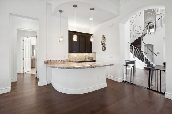 Interior, Pendant Lights, Recessed Lighting, Wood Texture Flooring