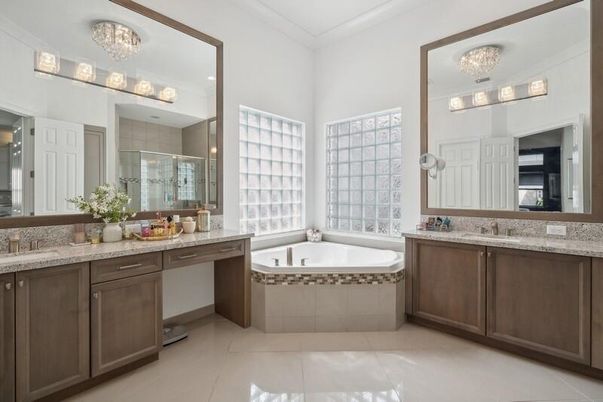 Bathroom, Dual Sink Vanities, Interior