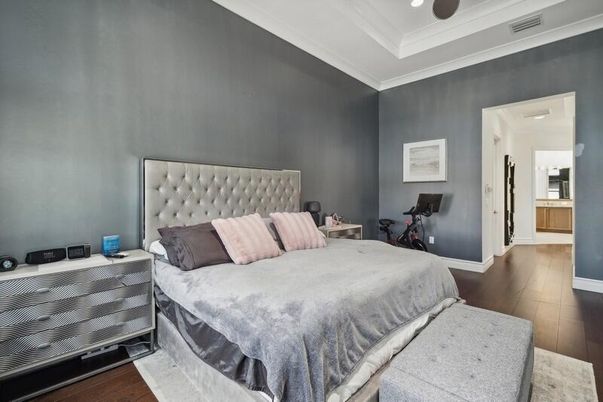 Bedroom, Fitness Equipment, Interior, Recessed Lighting, Wood Texture Flooring