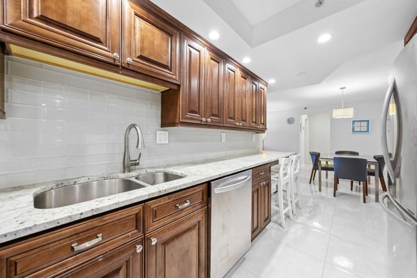 Dining room, Interior, Kitchen, Pendant Lights, Recessed Lighting
