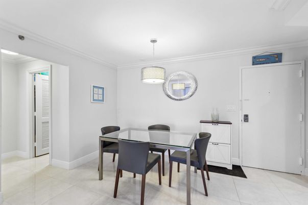 Dining room, Interior, Pendant Lights