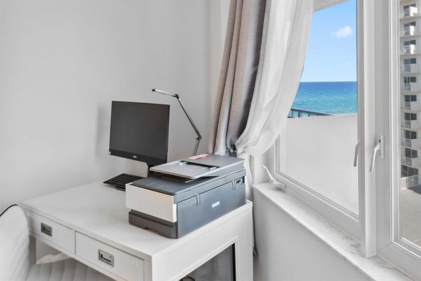 Home Office, Interior, Water