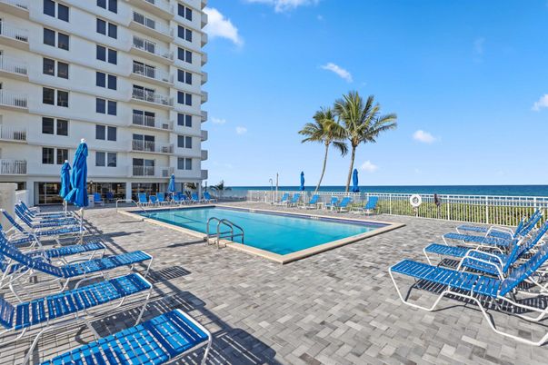 Exterior, Pool, Water