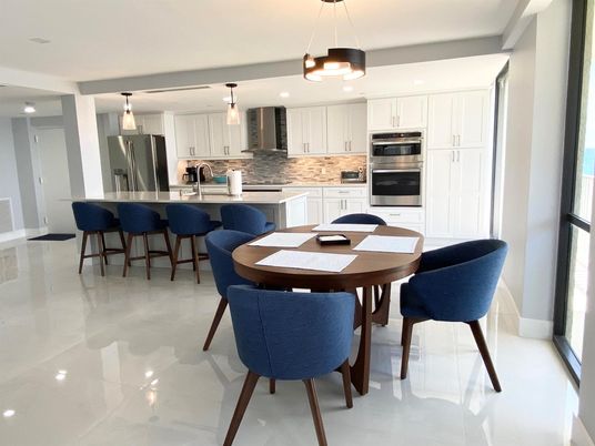 Dining room, Interior, Kitchen, Pendant Lights, Recessed Lighting, Stainless Steel Appliances