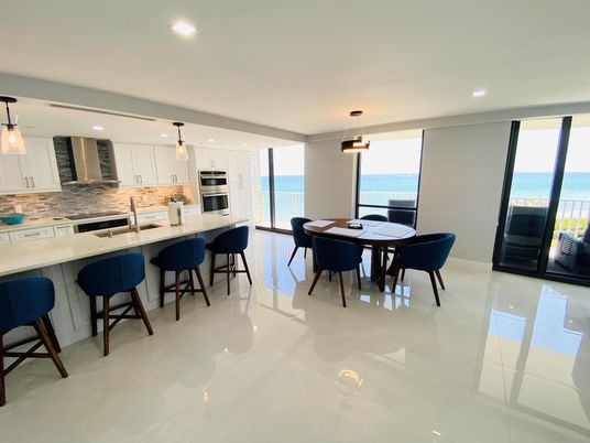 Dining room, Interior, Kitchen, Pendant Lights, Recessed Lighting, Stainless Steel Appliances, Water